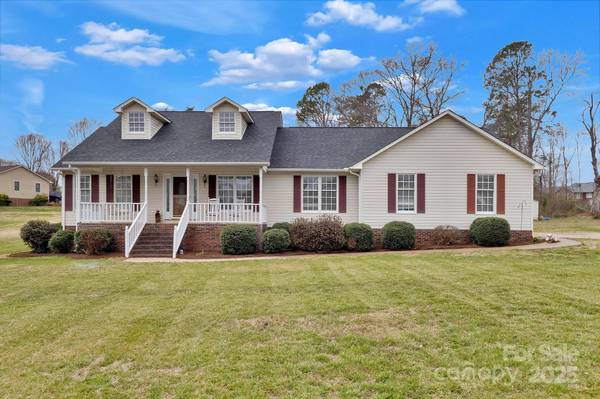 207 Silver Creek LN, Shelby, NC 28152