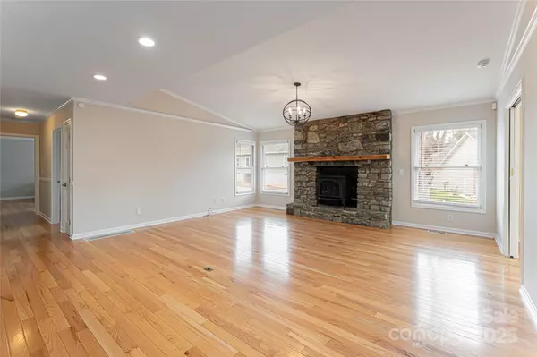Asheville, NC 28805,8 Greenbriar CT #B
