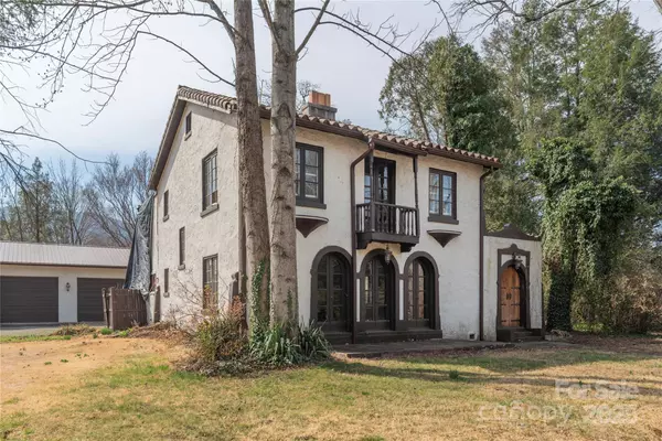 202 Alexander AVE, Swannanoa, NC 28778