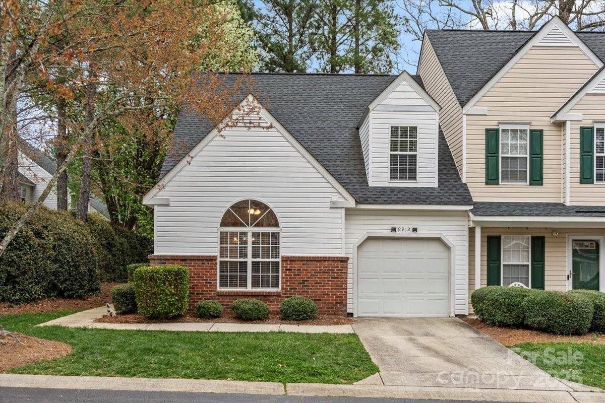 Charlotte, NC 28213,9912 Birch Knoll CT