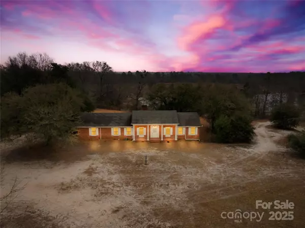 Camden, SC 29020,1658 Kershaw HWY