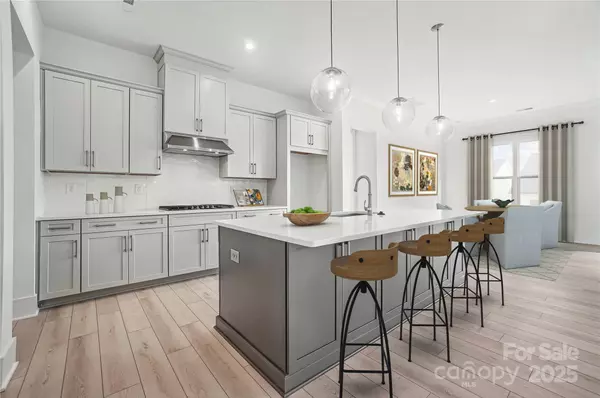 Charlotte, NC 28269,5301 Mint Harbor WAY #315