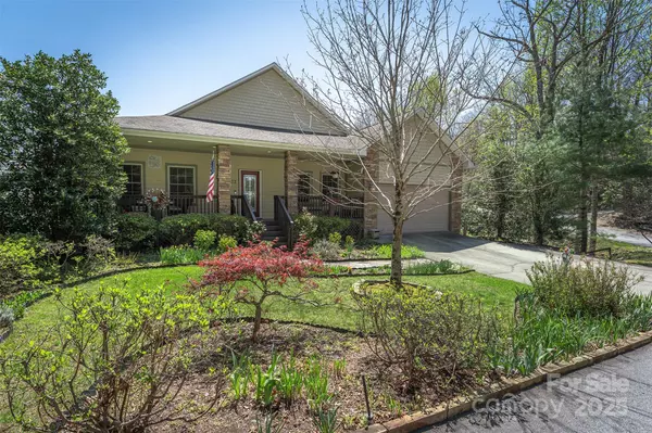 172 Sunny Ridge RD, Hendersonville, NC 28739