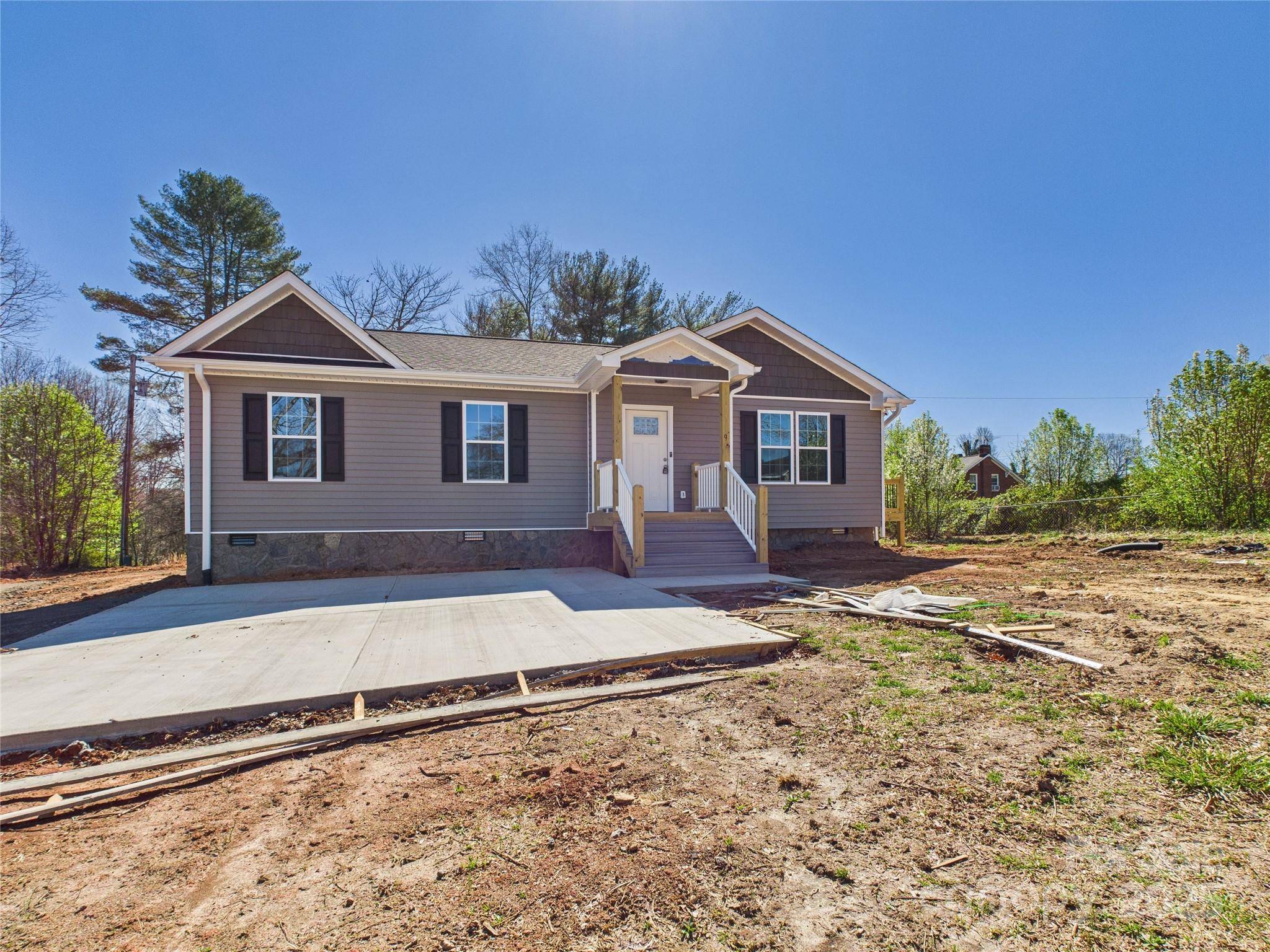 19 Hillside AVE, Granite Falls, NC 28630