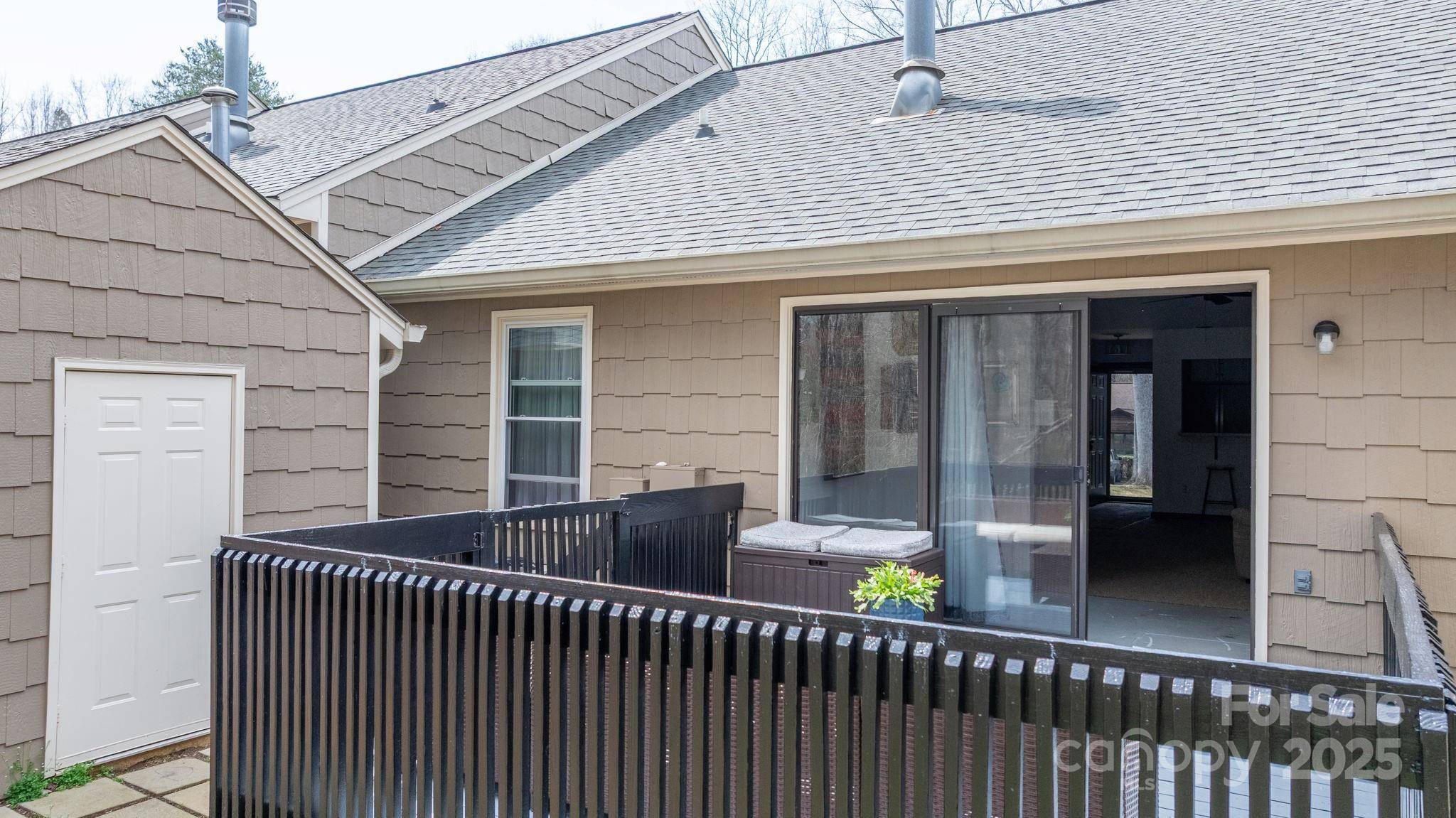 Hickory, NC 28601,413 19th Avenue CT NE