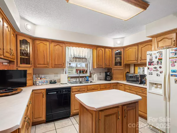 Alexander, NC 28701,727 Jenkins Valley RD