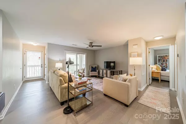 Charlotte, NC 28211,1001 Churchill Downs CT #A