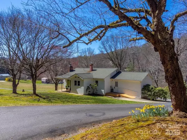 Sylva, NC 28779,809 Locust Creek RD