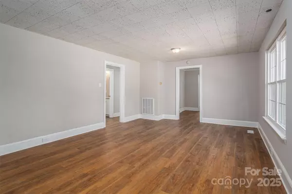 Gastonia, NC 28054,570 N Rhyne ST