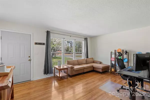 Gastonia, NC 28052,2217 Parkdale AVE