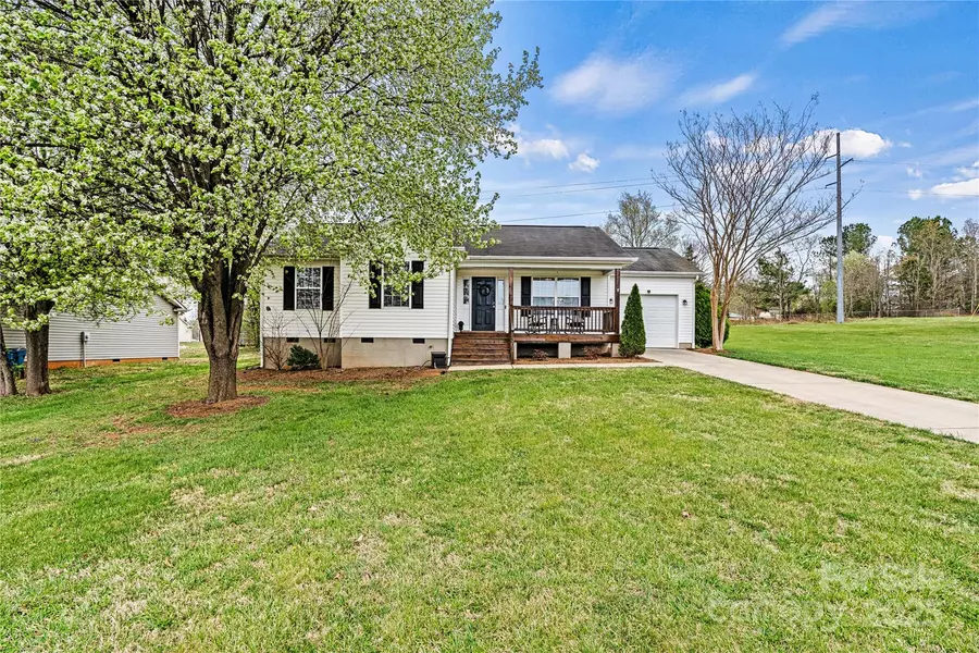 301 N 4th AVE, Maiden, NC 28650