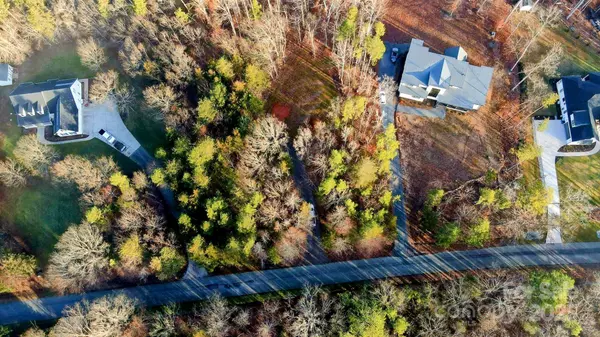 9608 Regent DR, Davidson, NC 28036