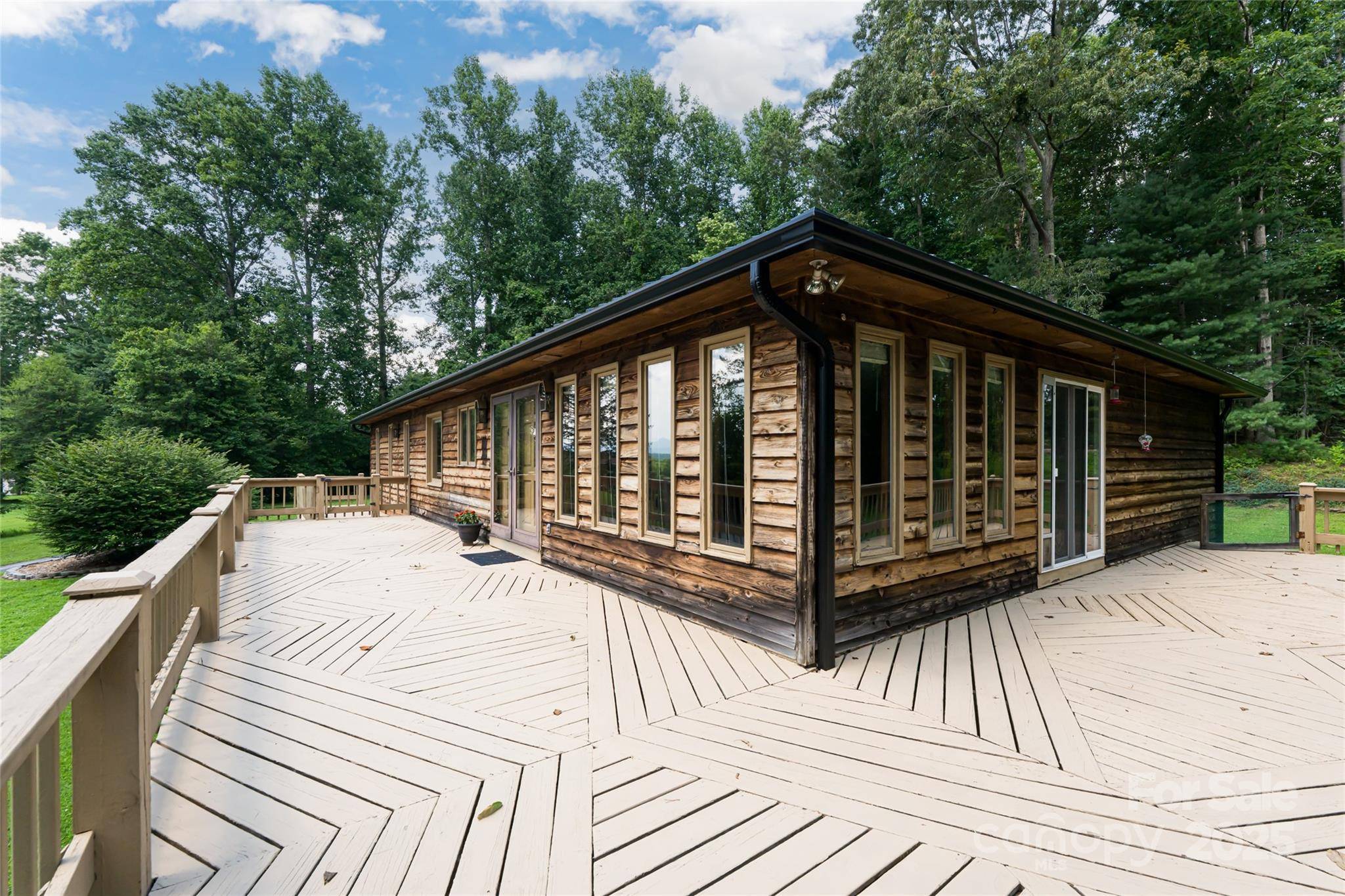 Hendersonville, NC 28792,157 Wendy LN