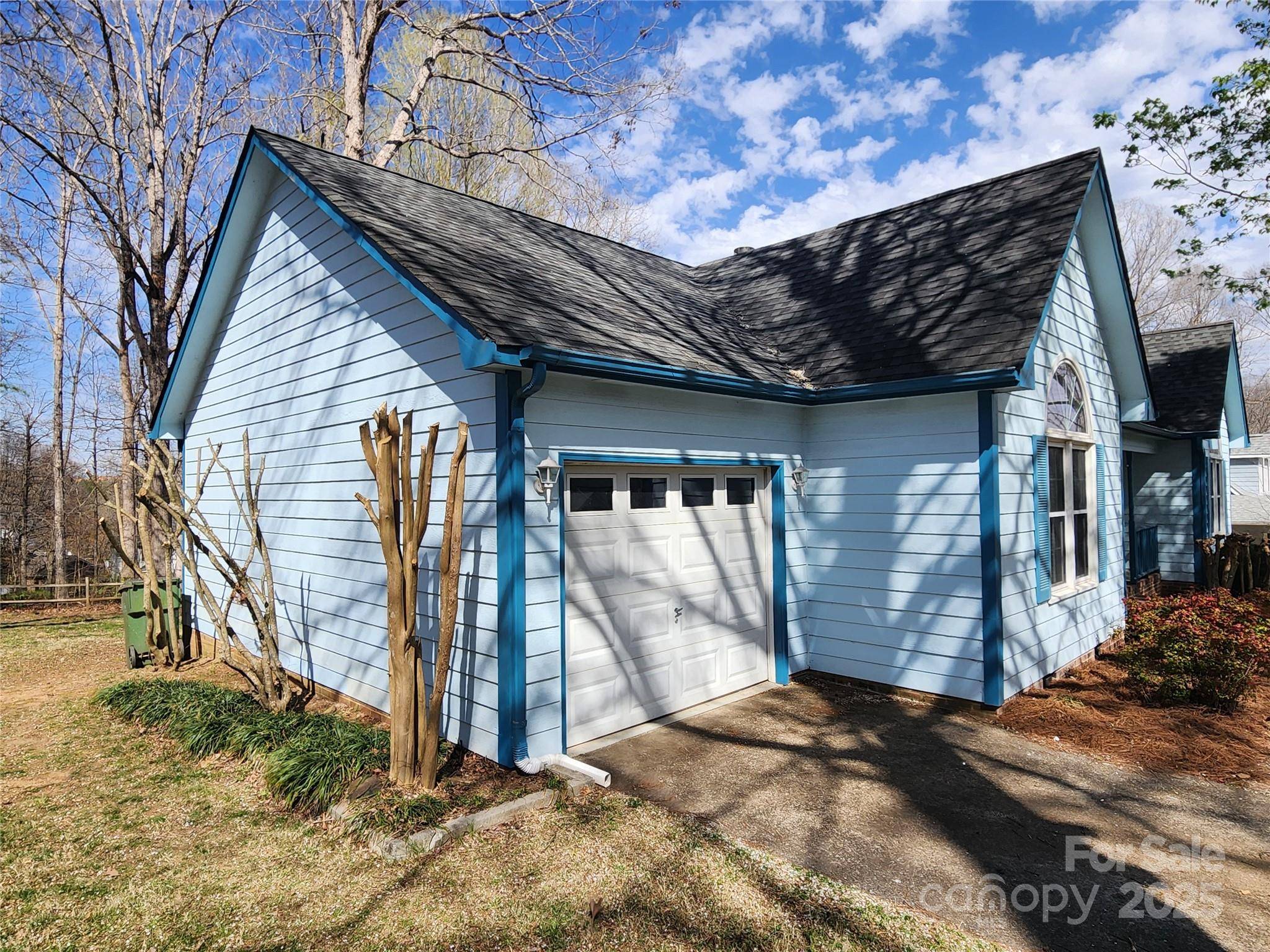 Mount Holly, NC 28120,121 Deertrack DR