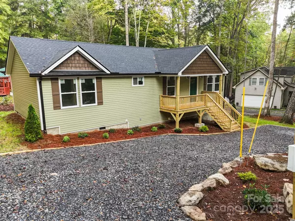 Maggie Valley, NC 28751,102 Reuben Branch RD