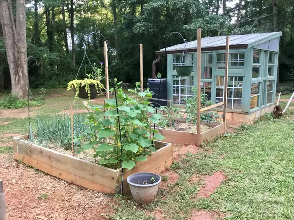 Forest City, NC 28043,265 Oakland Heights RD