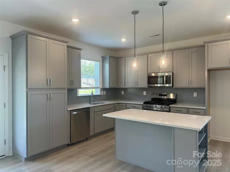 411 Sunharvest LN, Indian Trail, NC 28079