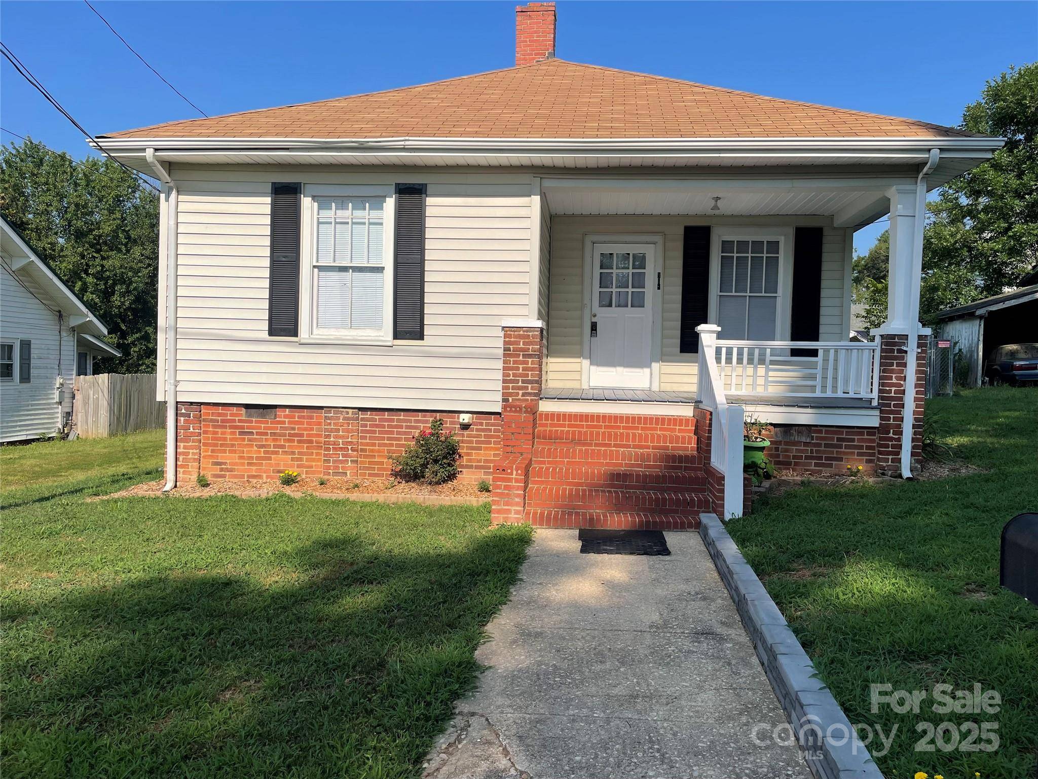 Albemarle, NC 28001,915 Spruce ST