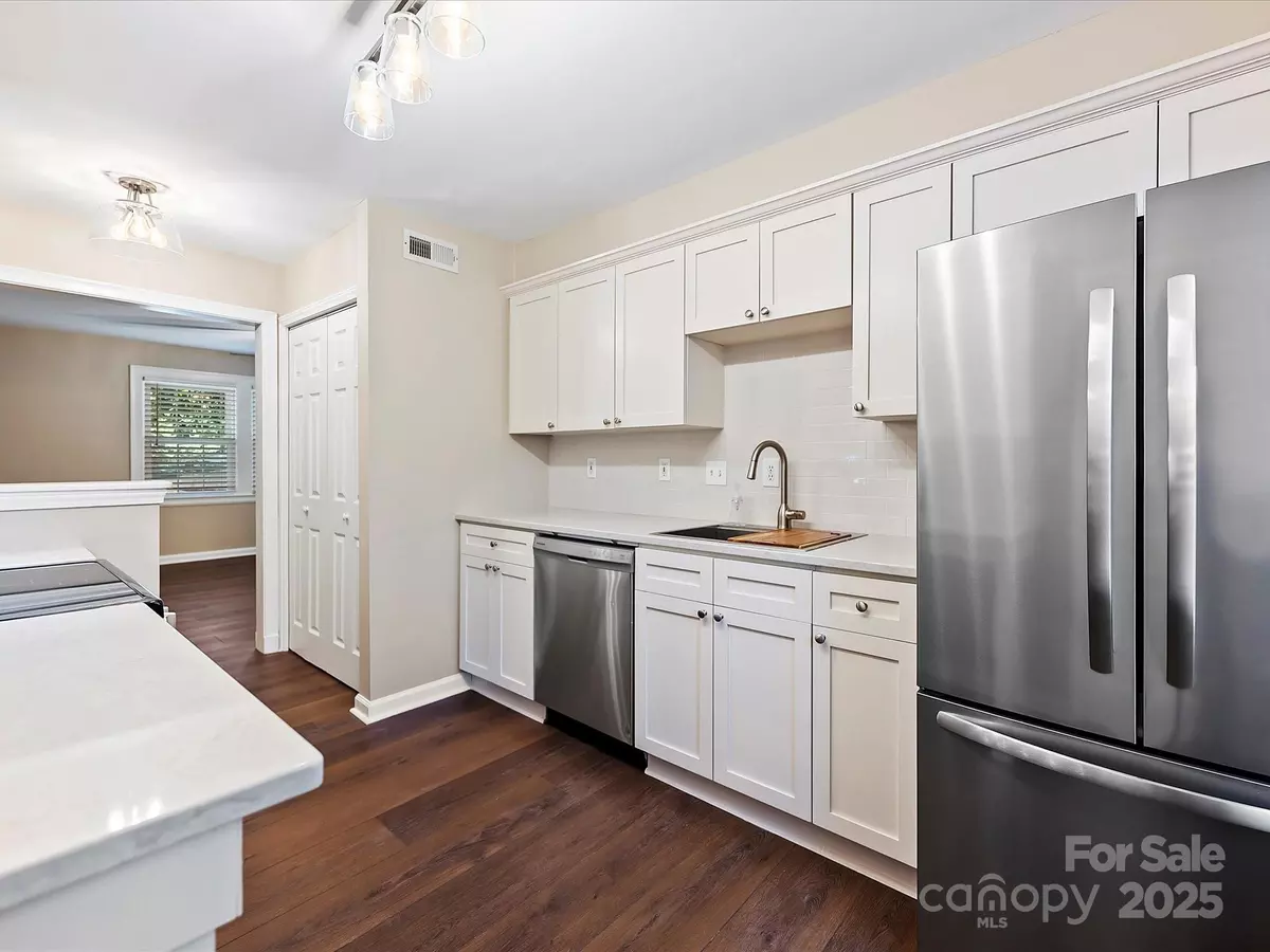 Charlotte, NC 28207,107 S Laurel AVE #101A