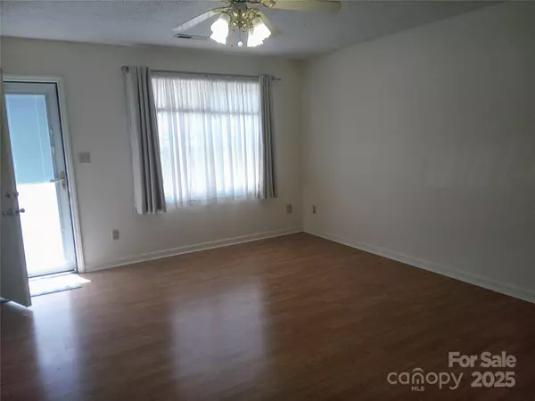 Hickory, NC 28601,120 NW 24th Street ST NW