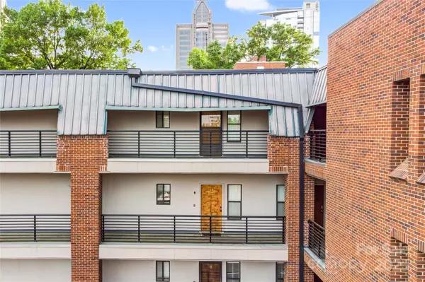 Charlotte, NC 28202,224 N Poplar ST #28