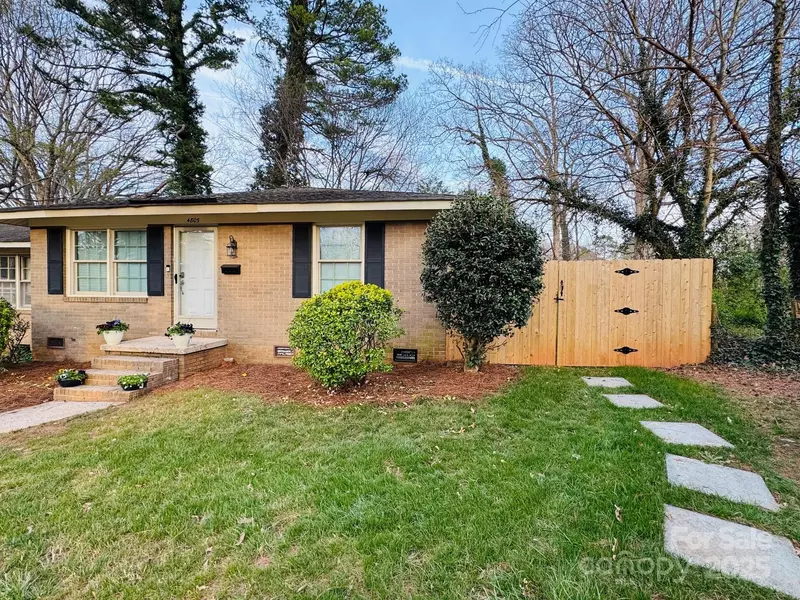 4805 Horizon CIR, Charlotte, NC 28215