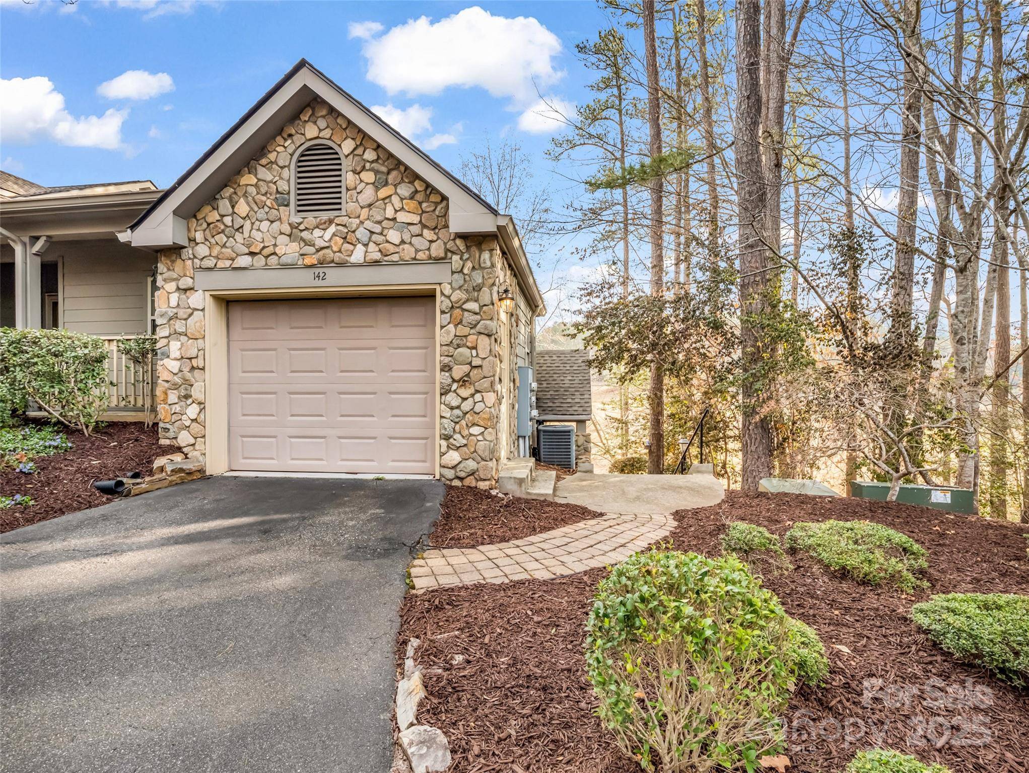 Lake Lure, NC 28746,142 Stonecrest CT