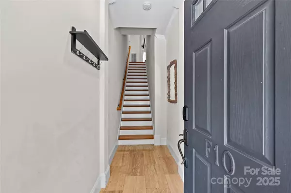 Charlotte, NC 28207,239 N Dotger AVE #F10