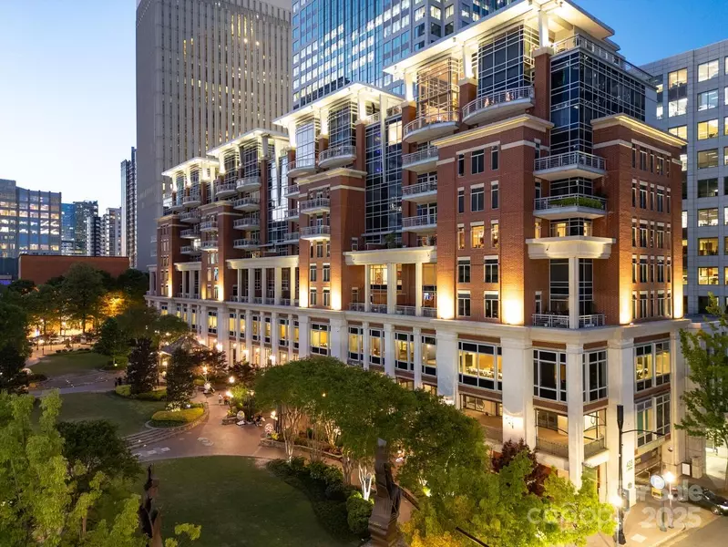 435 S Tryon ST #906, Charlotte, NC 28202