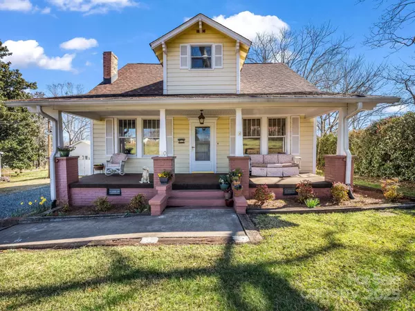 Landrum, SC 29356,110 N Lyles AVE