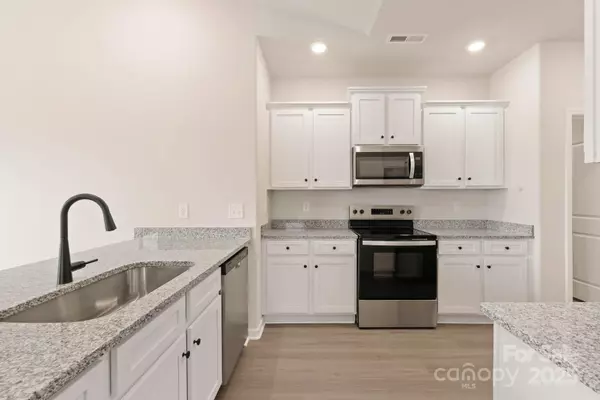 Gastonia, NC 28052,3327 Burberry DR