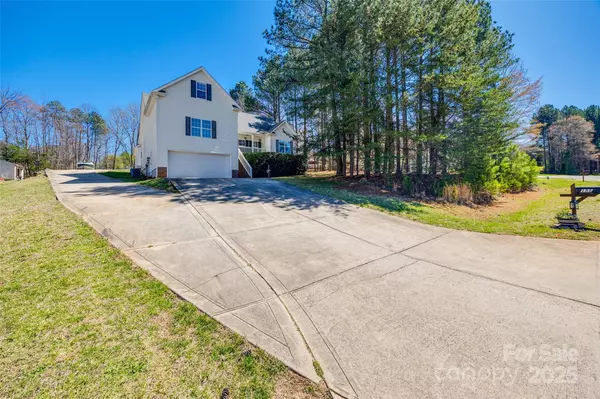 Mooresville, NC 28117,155 Gray Cliff DR