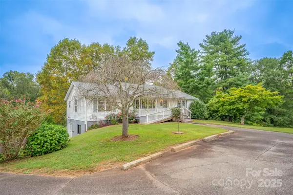 Bostic, NC 28018,208 Cherry Mountain RD