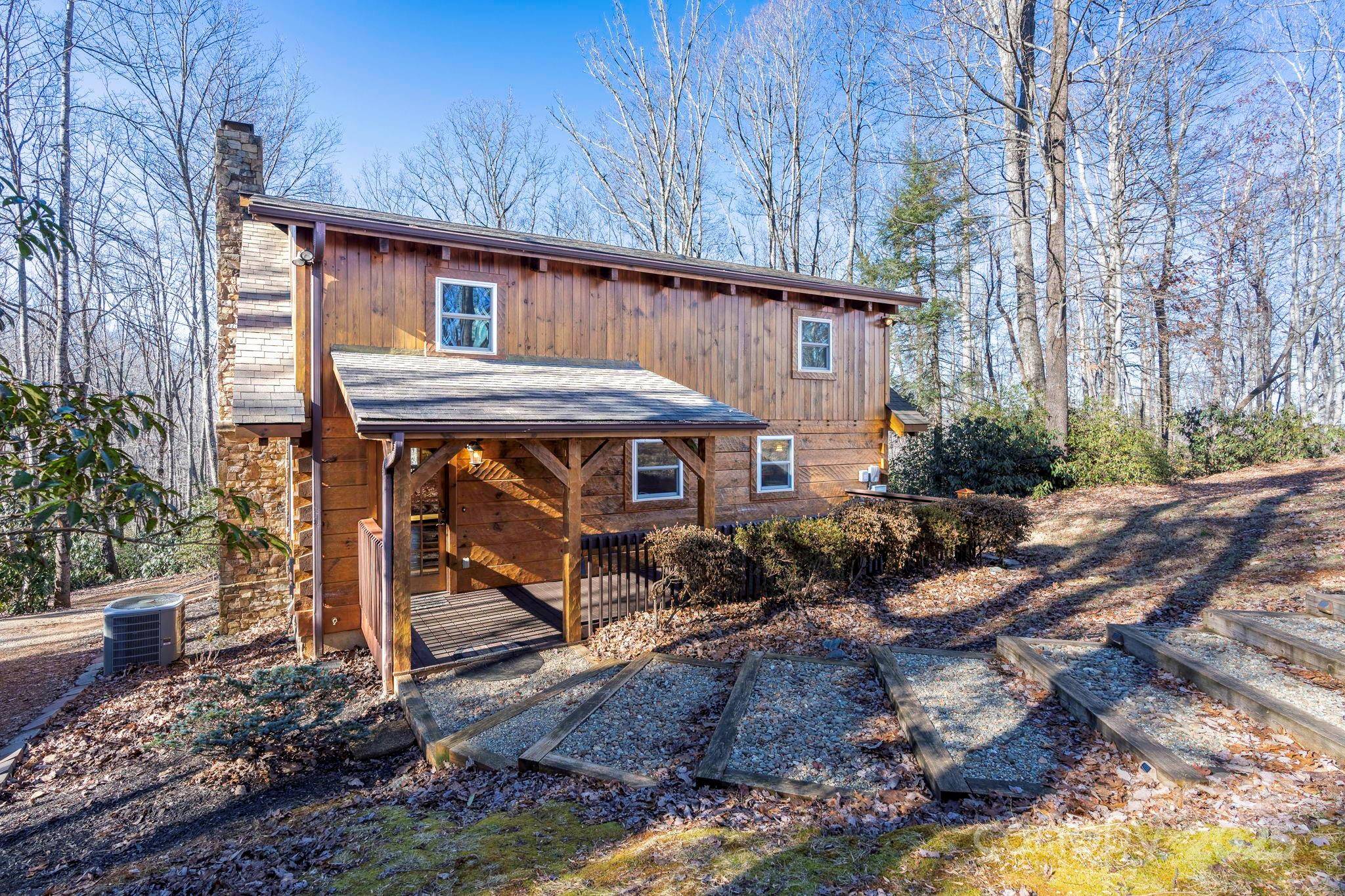 26 W Fork Creek RD, Saluda, NC 28773