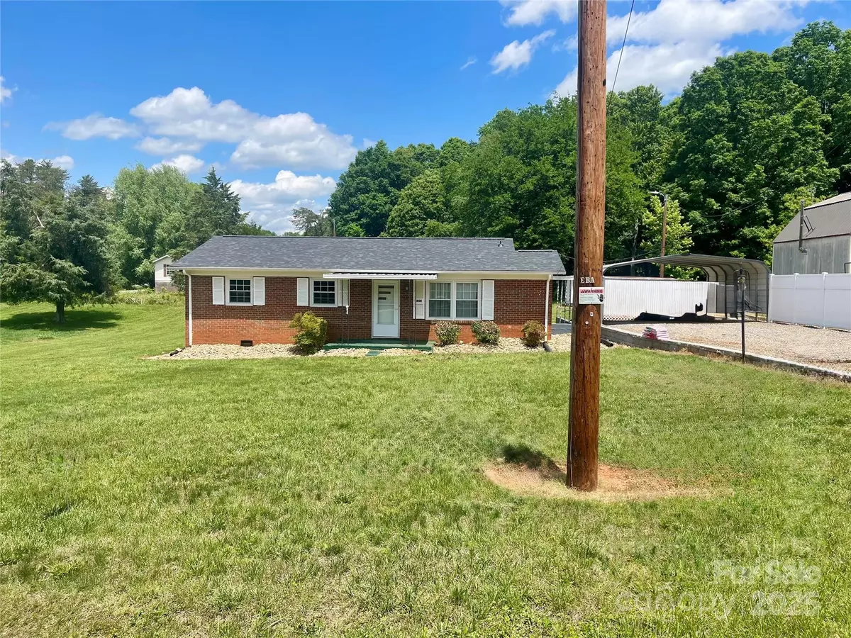 Conover, NC 28613,1802 Young DR