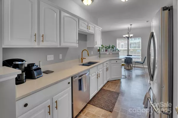Charlotte, NC 28269,5341 Jocelyn LN #63