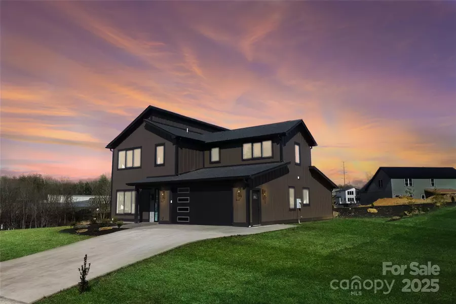 97 Scott Meadows DR, Asheville, NC 28806