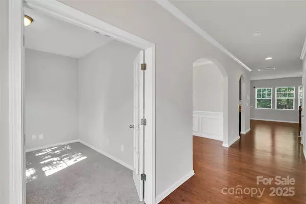 Fort Mill, SC 29707,1923 Caprington DR