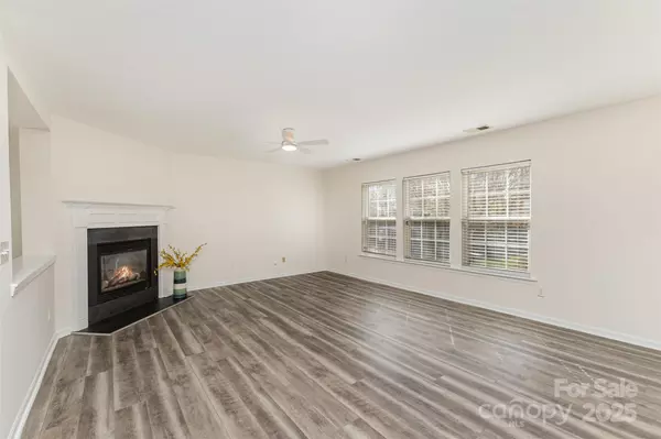 Charlotte, NC 28214,9705 Falling Stream DR