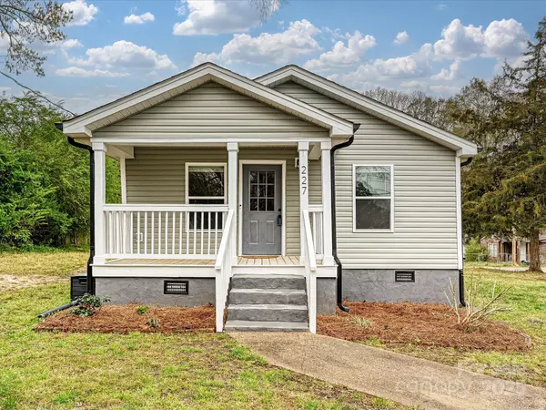 227 Queens RD, Gastonia, NC 28052