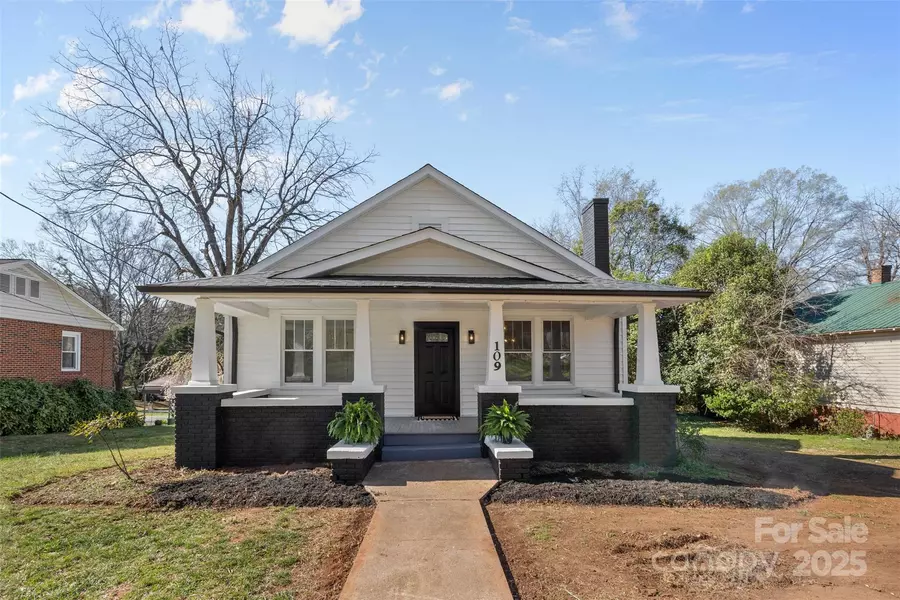 109 W D ST, Newton, NC 28658