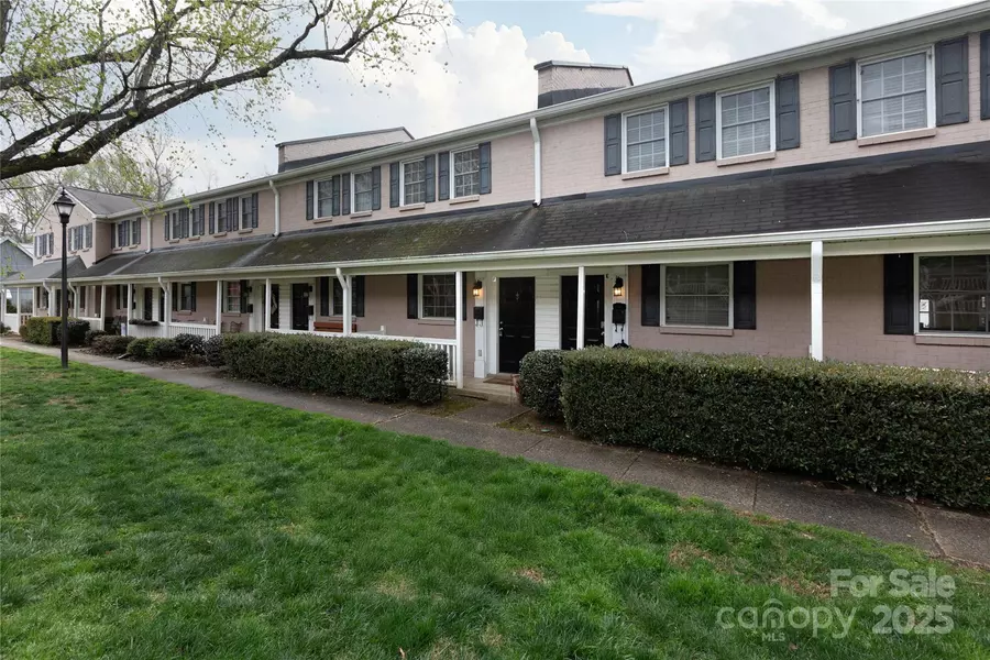 1230 Green Oaks LN #F, Charlotte, NC 28205