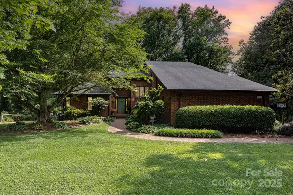 3004 Vernell LN, Shelby, NC 28150