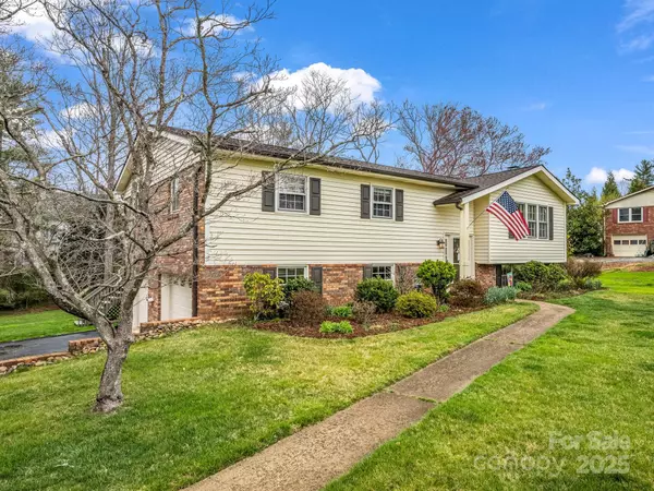 Hendersonville, NC 28791,1286 Glenheath DR
