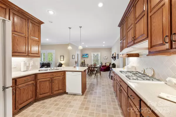 Gastonia, NC 28054,2426 Glenridge DR