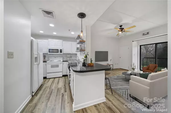 Fort Mill, SC 29715,211 Heritage BLVD #301