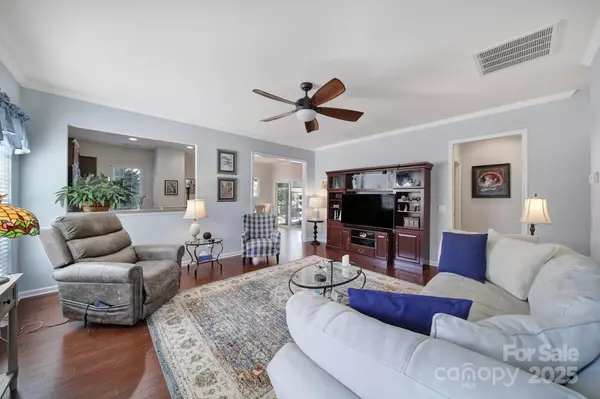 Fort Mill, SC 29707,5011 Broad LN
