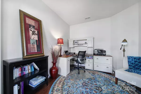 Fort Mill, SC 29707,5011 Broad LN