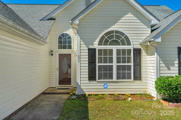 Charlotte, NC 28215,6821 Parkers Crossing DR