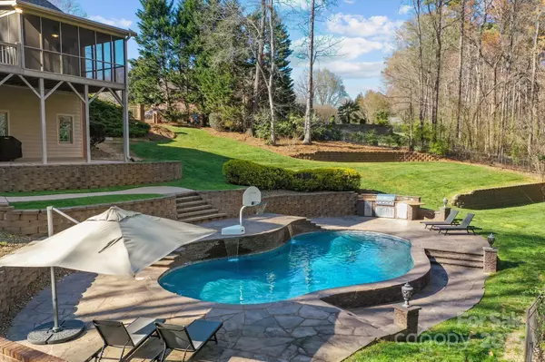 Mooresville, NC 28115,221 Colony DR